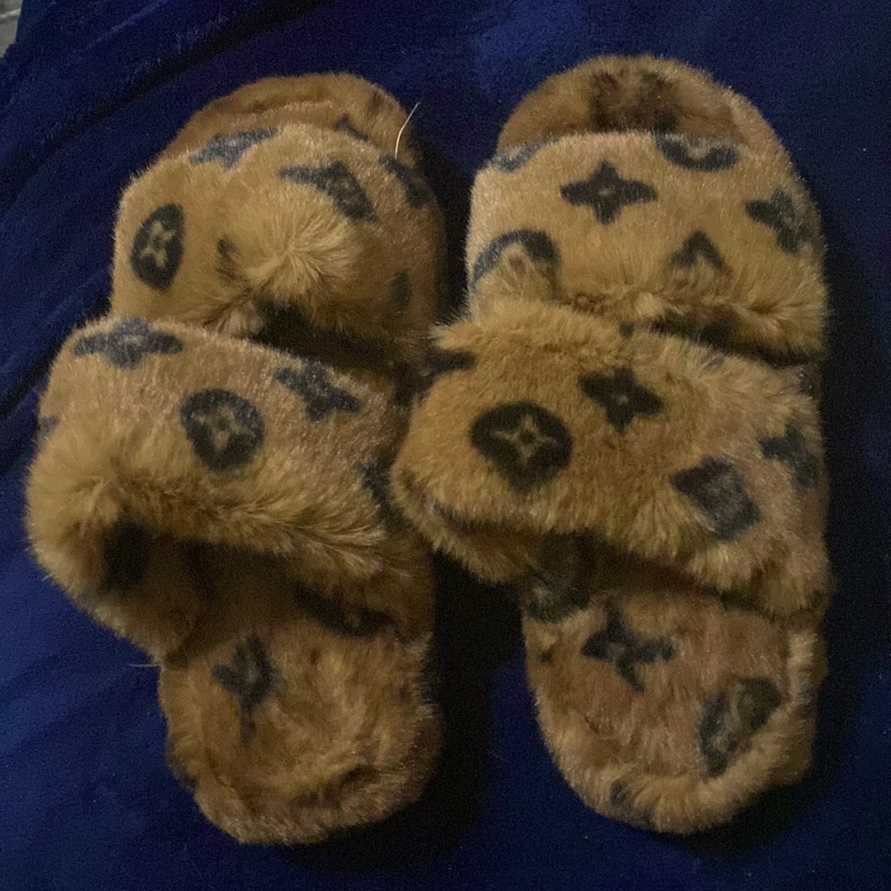 Brown soft slippers
